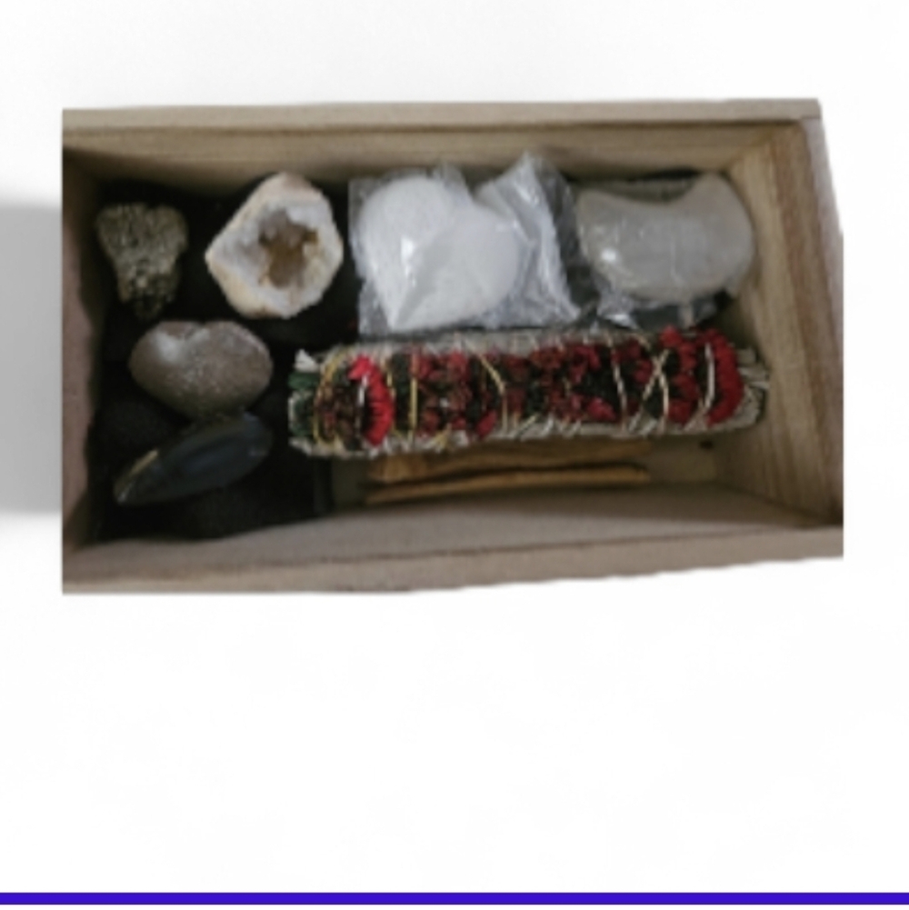 Aviva Stanoff Sage & crystal Gems  in wooden keepsake box